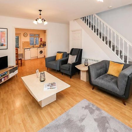 Two Bedroom Townhouse In The Heart Of Dungarvan ダンガーバン エクステリア 写真
