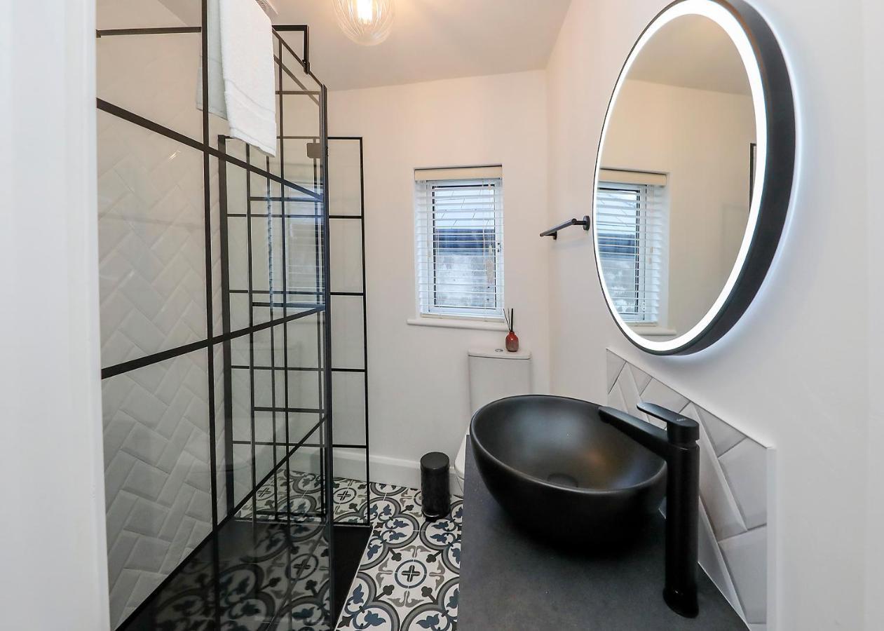 Two Bedroom Townhouse In The Heart Of Dungarvan ダンガーバン エクステリア 写真