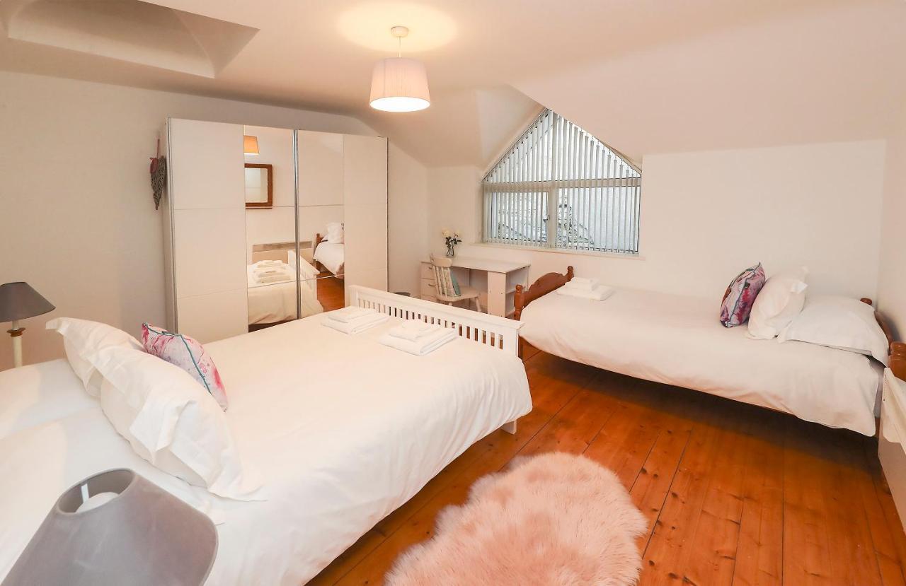 Two Bedroom Townhouse In The Heart Of Dungarvan ダンガーバン エクステリア 写真